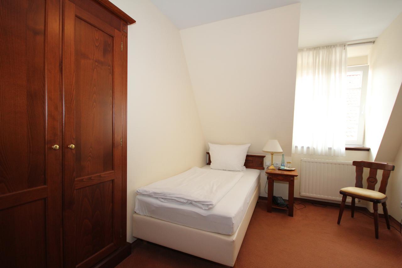 Hotel Drei Linden Luenen Bagian luar foto